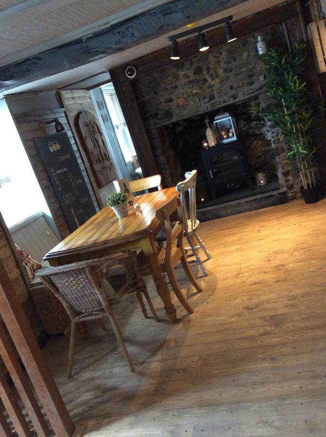 The Bear Inn Llandovery Exterior photo